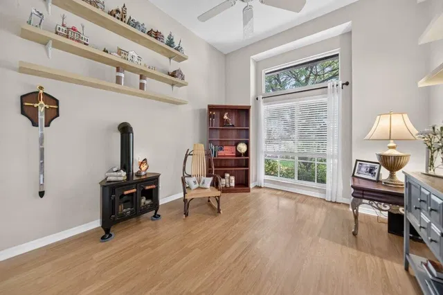 Residence photo 18