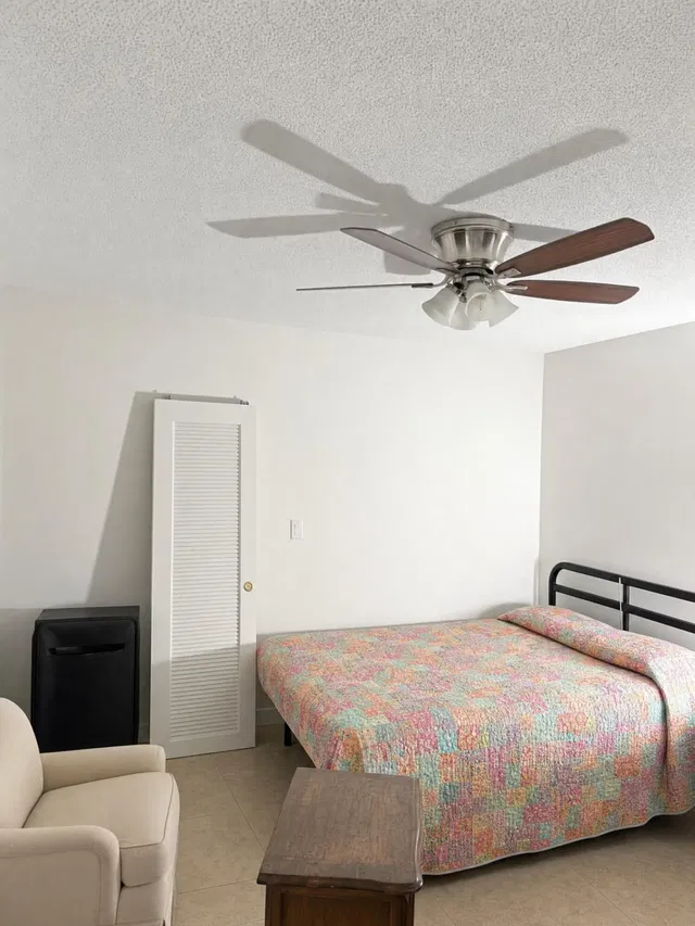 Unit 1116 photo 9