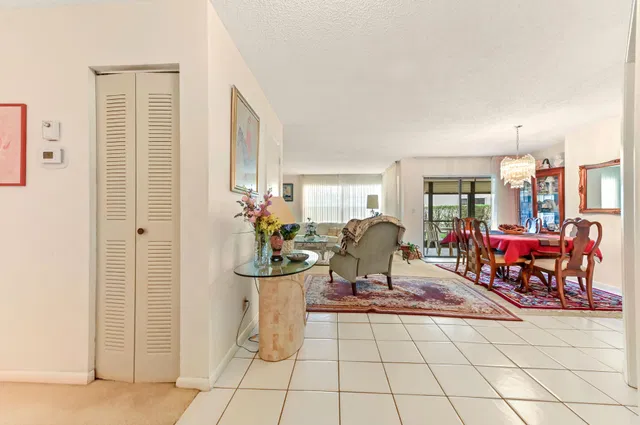 Residence photo 7