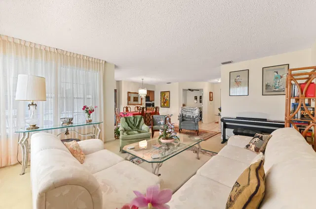 Residence photo 9