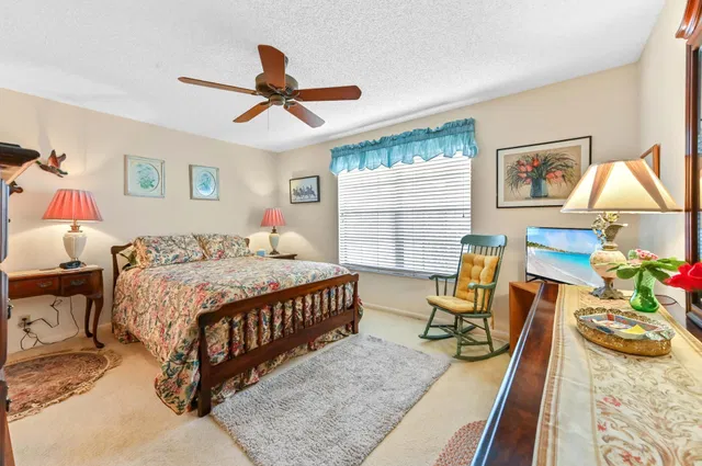 Residence photo 12