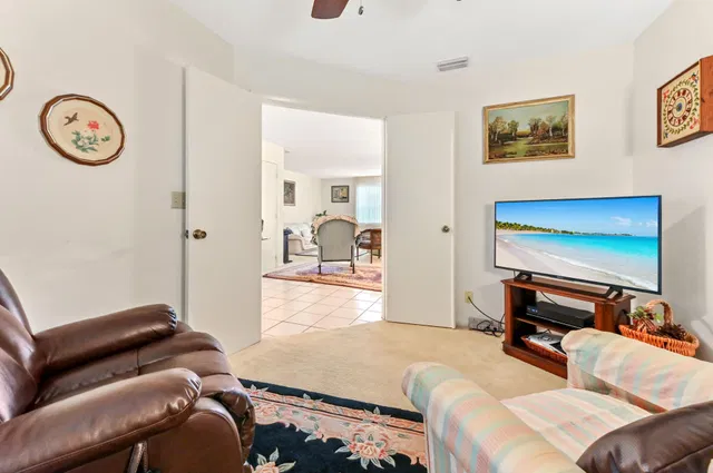 Residence photo 17