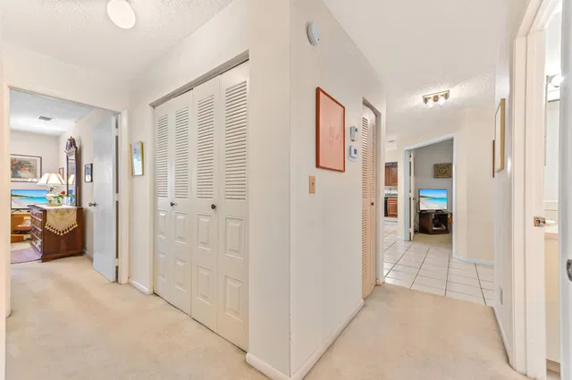 Residence photo 18