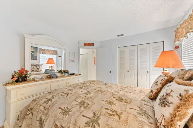 Residence photo 20
