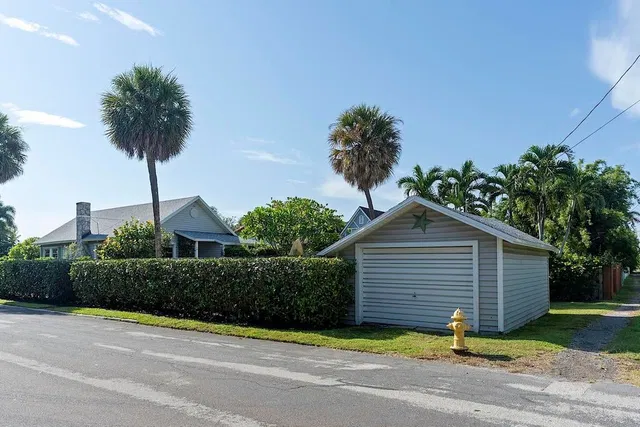  Residence photo 8
