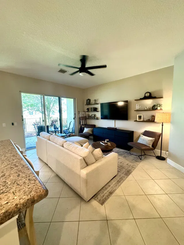 Residence photo 5