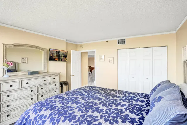Unit 405 photo 23