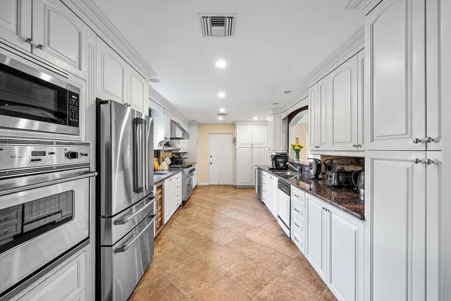 Residence photo 2