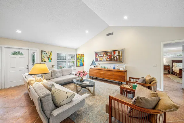 Residence photo 5