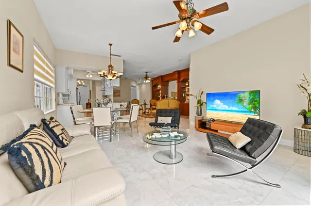 Residence photo 12