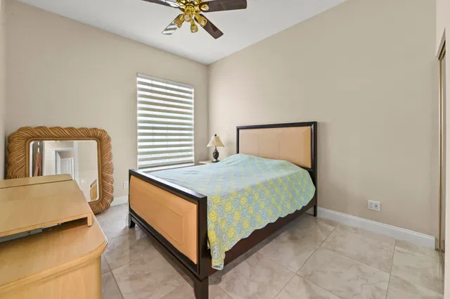 Residence photo 16
