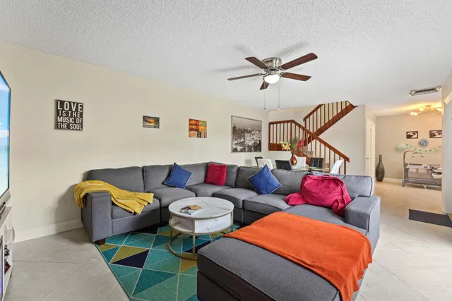 Residence photo 3