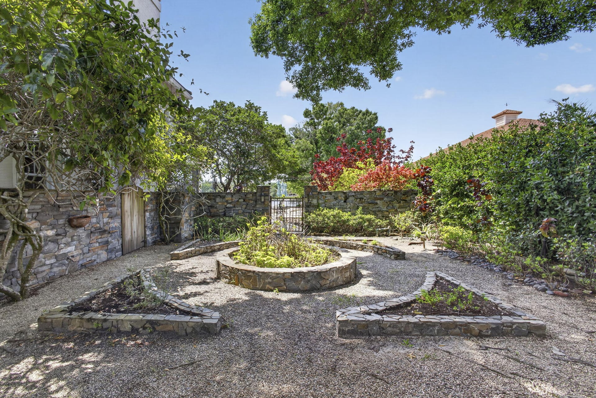 Residence photo 83