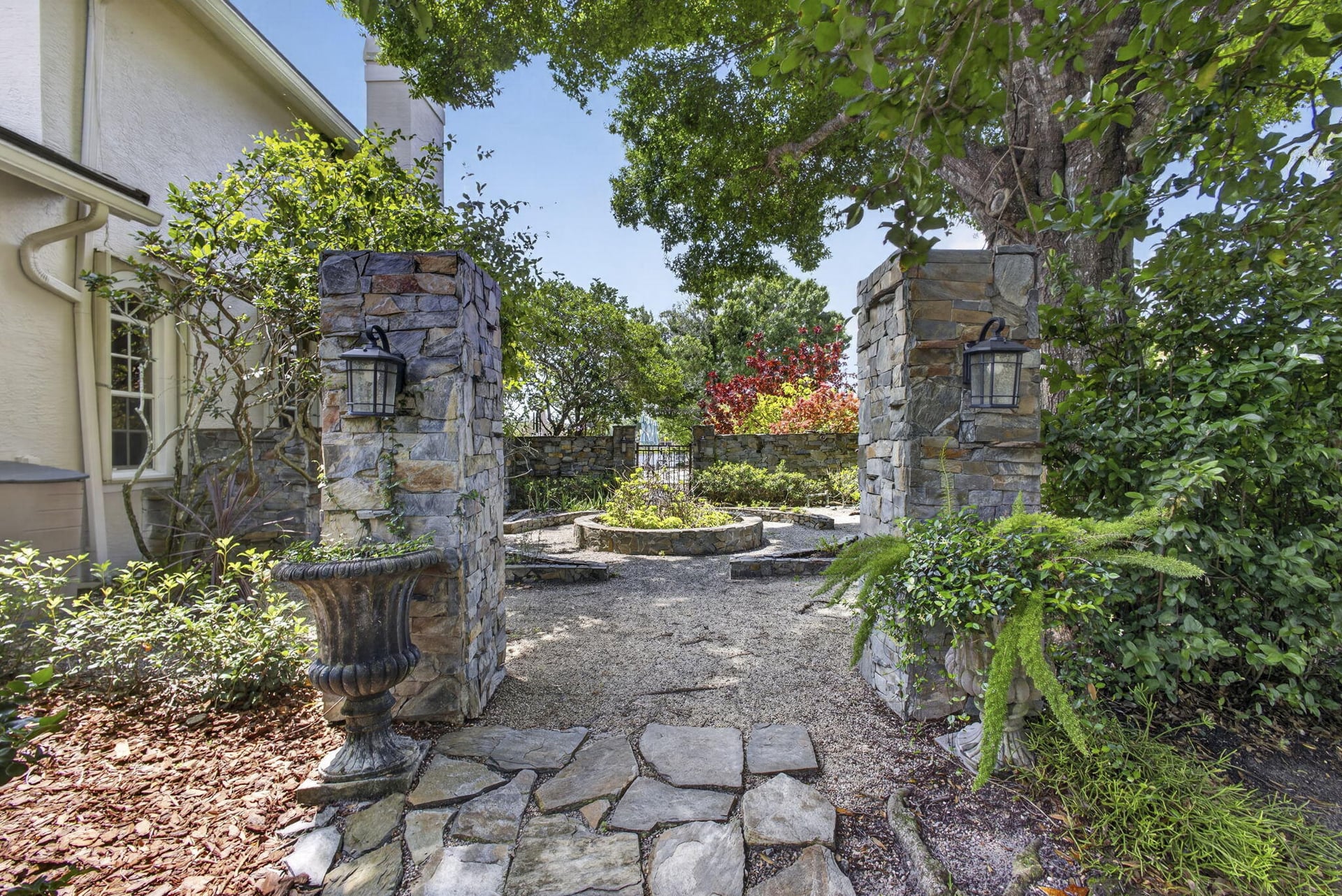 Residence photo 84