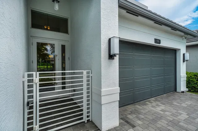Residence photo 2
