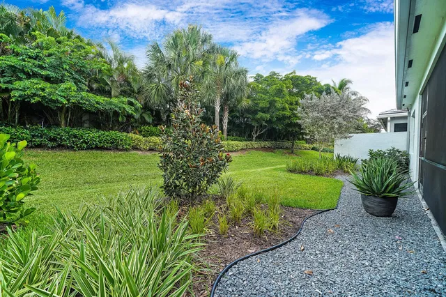 Residence photo 3