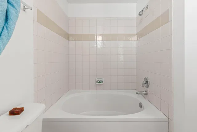 Unit 207 photo 13