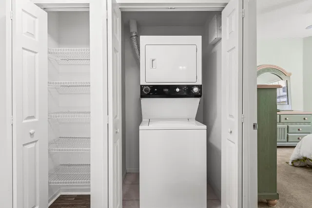 Unit 207 photo 17