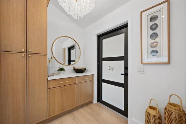 Residence photo 12