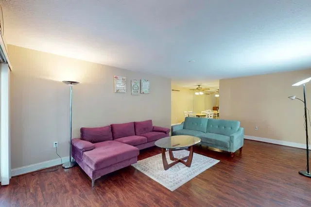 Unit F3 photo 11
