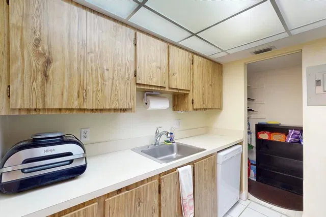 Unit F3 photo 21