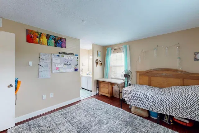 Unit F3 photo 27