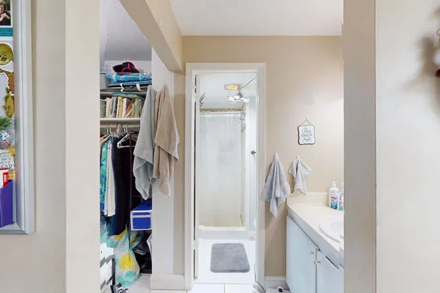Unit F3 photo 28