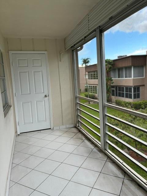 Unit 418 photo 13