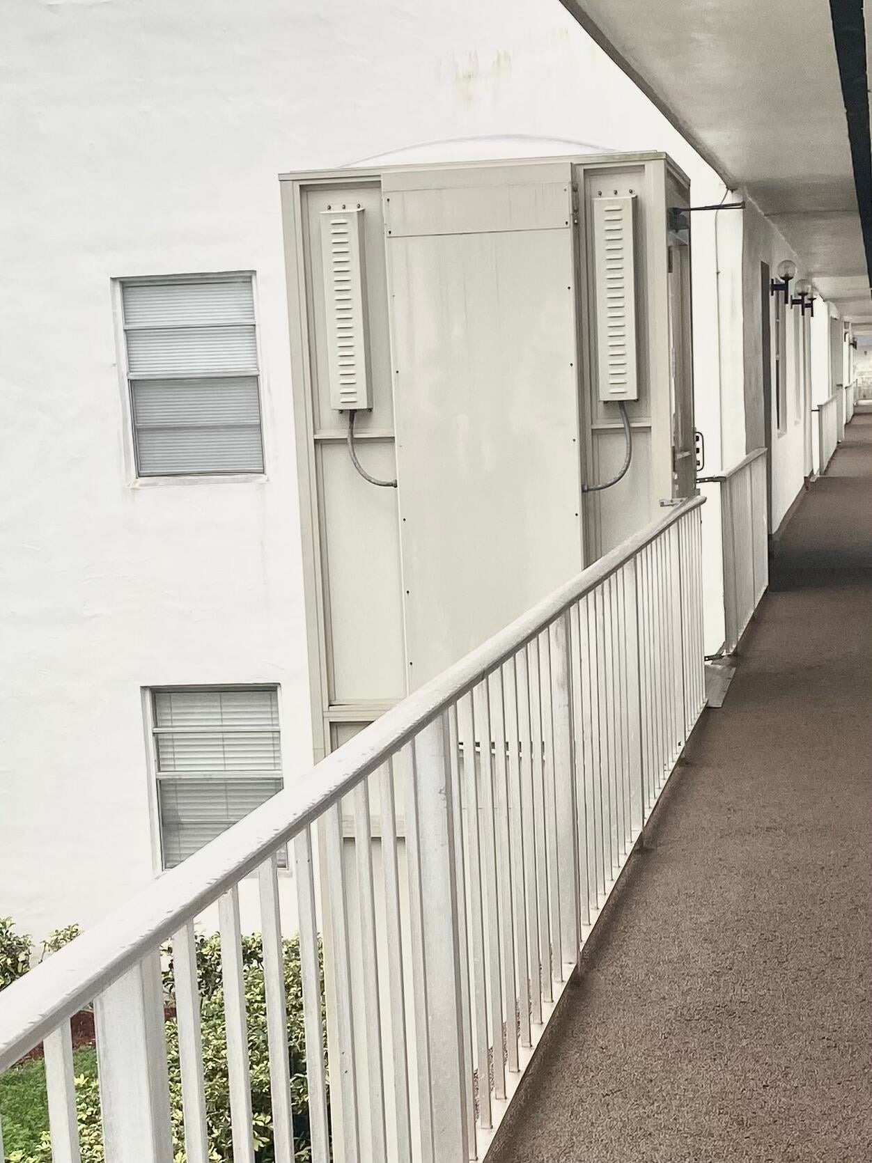 Unit 418 photo 31