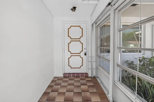 Residence photo 2