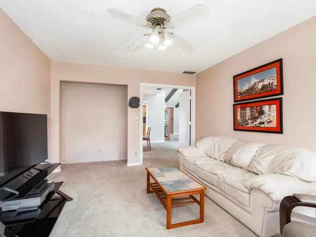 Residence photo 2