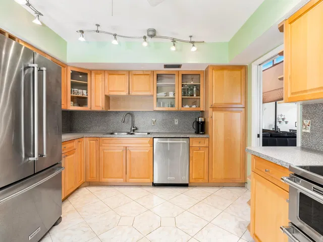 Residence photo 11