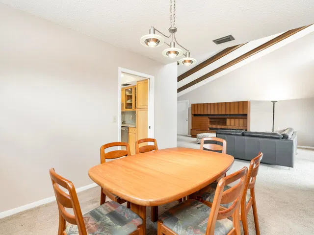 Residence photo 16