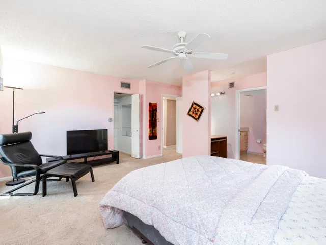 Residence photo 20