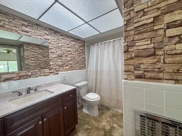 Unit 220 photo 7