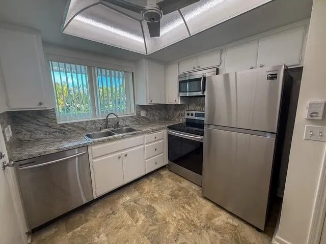 Unit 220 photo 9