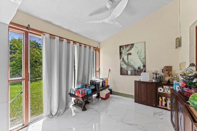 Residence photo 15