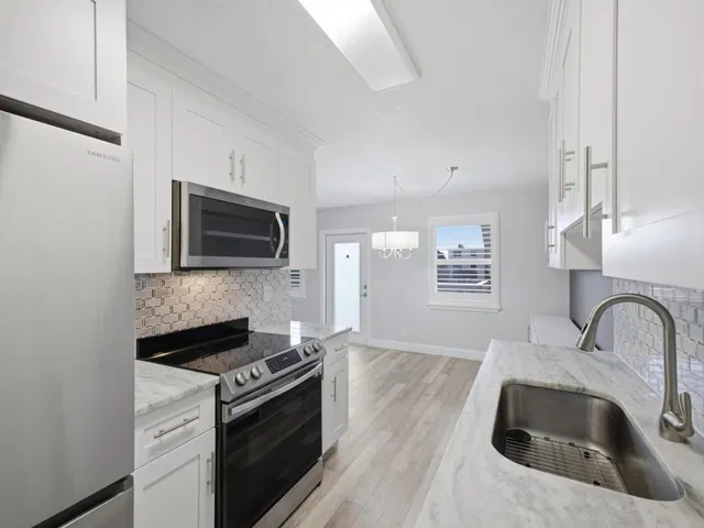 Unit 3038 photo 3