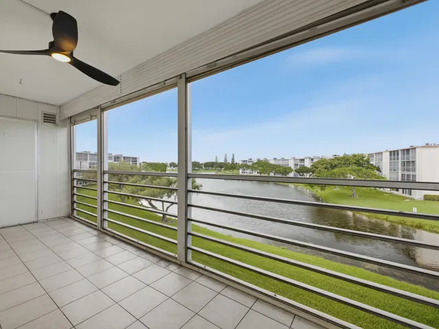 Unit 3038 photo 15