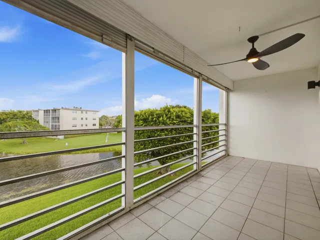 Unit 3038 photo 16