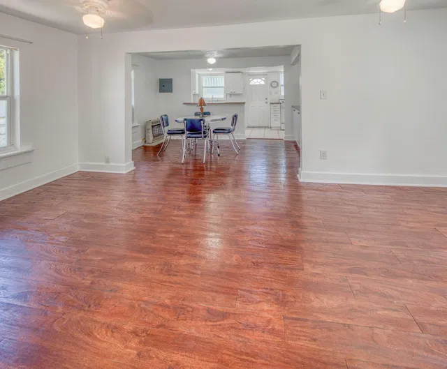  Residence photo 4