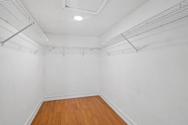 Unit D2 photo 19