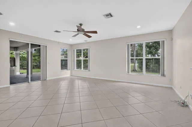 Residence photo 11