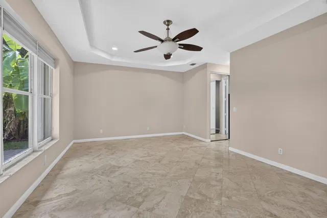 Residence photo 19