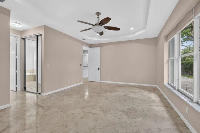 Residence photo 20