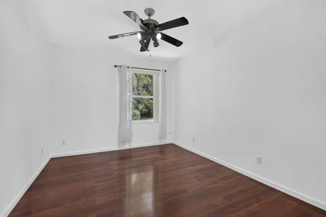 Residence photo 32