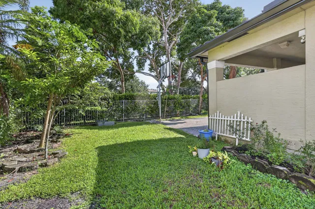 Residence photo 42