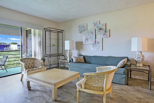 Residence photo 3