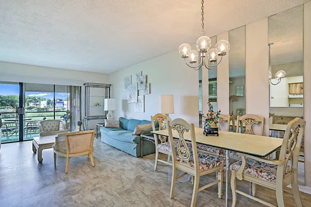 Residence photo 6