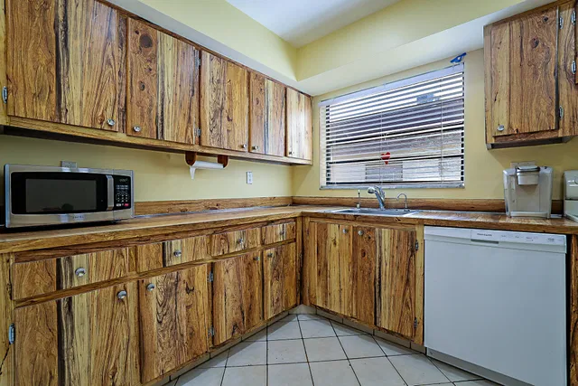 Residence photo 12